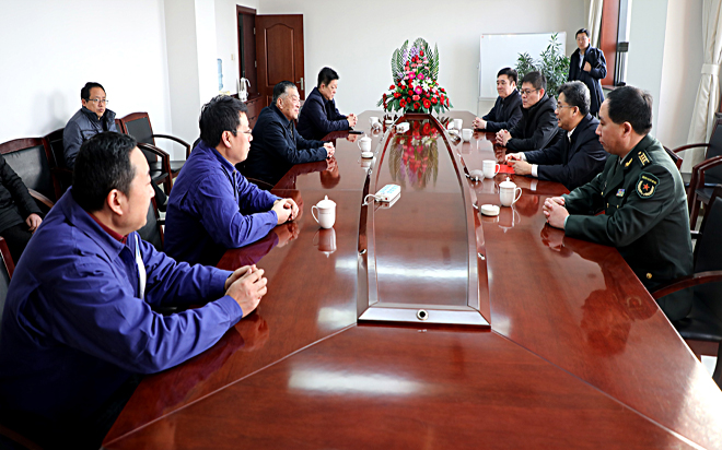 縣委王義樸書記來(lái)公司慰問(wèn) （1）.jpg